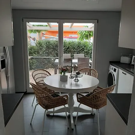 Altes Gewoelbe Mit Sauna Und Whirlpool Im Aussenbereich Appartement Elsterheide