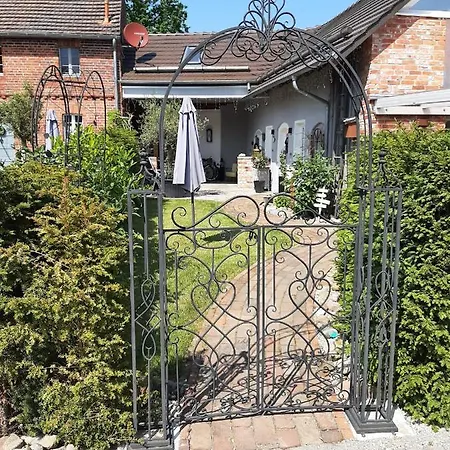 Апартаменты Altes Gewoelbe Mit Sauna Und Whirlpool Im Aussenbereich Elsterheide