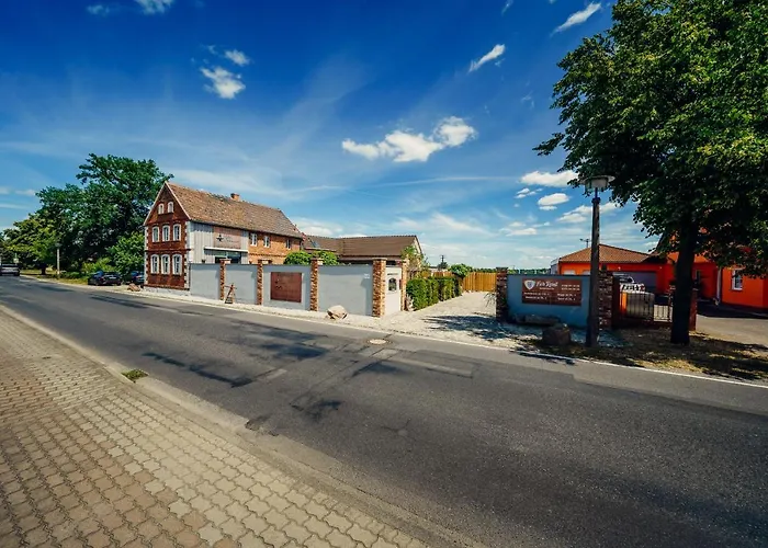 Altes Gewoelbe Mit Sauna Und Whirlpool Im Aussenbereich *